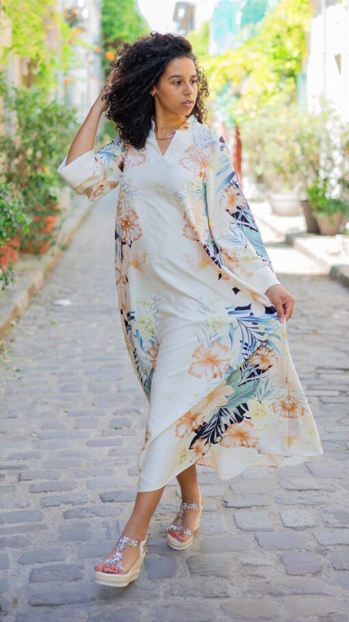 Illustration Robe Longue Élégante à Fleurs 12
