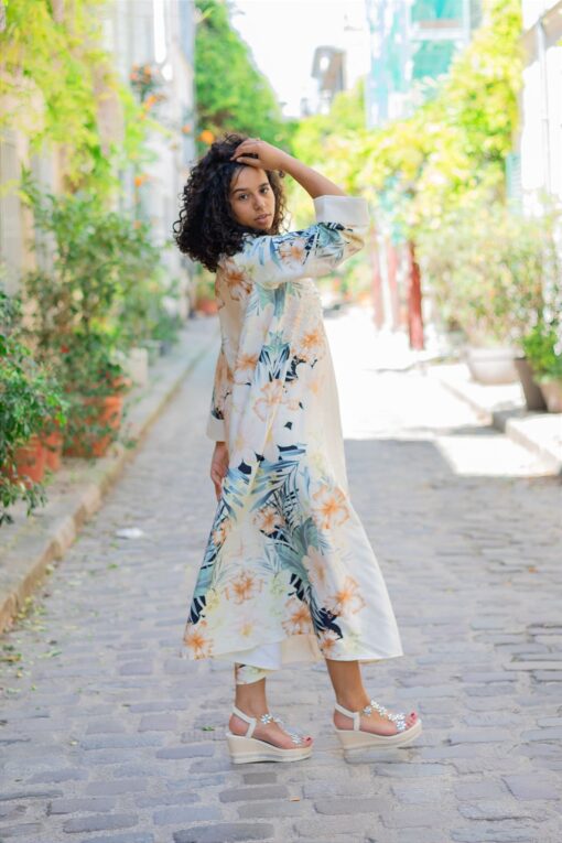 Illustration Robe Longue Élégante à Fleurs 15